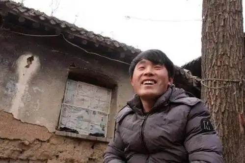在农村傻子被称作守村人,无傻不成村有道理吗看完懂了

