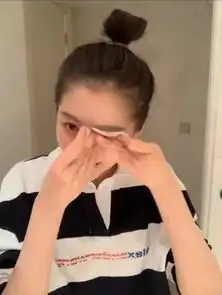 关晓彤熊猫眼广告照遭批像丧尸她亲回超q恶搞自拍
