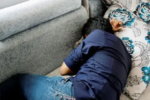 失眠多梦,总是挂着熊猫眼克服三个诱因,一觉睡到大天亮

