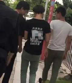 搞笑gif孩子他爸你们就在这里玩吧,能不能好好带孩子
