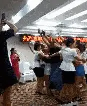 搞笑趣图我仿佛看到了一个妹子,你们考虑过她的感受吗
