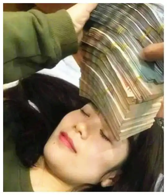 每日一笑喵星人,我就想好好睡个觉,你俩老盯着我干嘛
