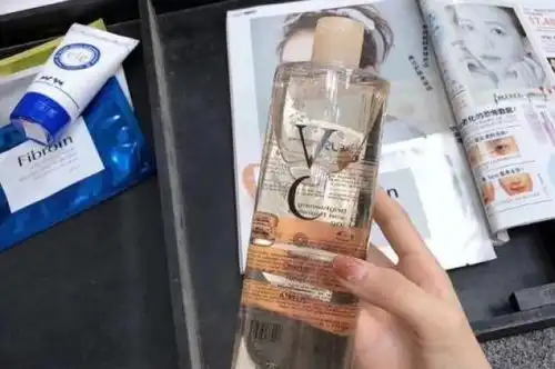 泰国vc水怎么辨别真伪正品塑封一条线
