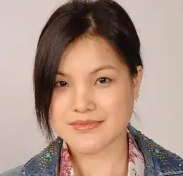 香港tvb第一丑女,毕生积蓄捐建小学,51岁单身人生却精彩
