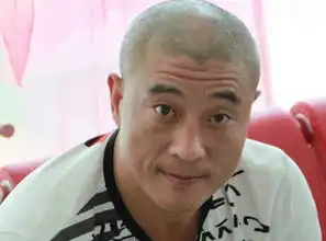 赵四出轨老婆近照曝光史上最欢乐出轨网友爆笑让女大学生自带蓝色小药丸
