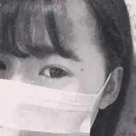 找两张黑白的戴口罩的情侣头像