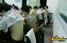 囧囧有神系列220夏天里霸气的妹子与疯狂的宅男
