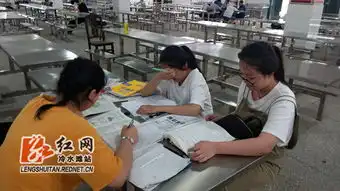 高考学子最后的冲刺时刻组图
