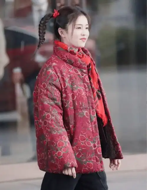 奔跑吧到场嘉宾令人欢喜,白鹿做接地气打扮也压不住的好看
