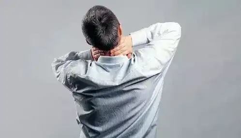 为什么落枕的总是你推拿科主任教你在家就能缓解疼痛的妙招
