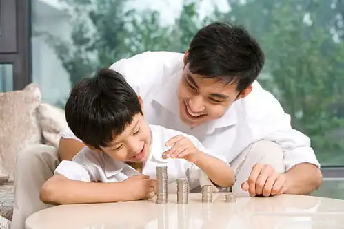 孩子开口要零花钱,这三句话不要轻易说出口,伤孩子自尊还毁格局
