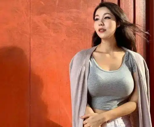 抗衰老10大行为,泡脚排第6,走路排第4,榜首是一项运动
