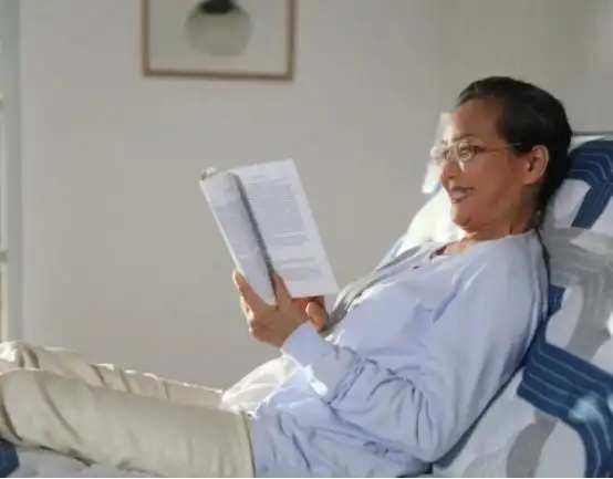 多名医生呼吁老年人宁愿早上躺着不起,也千万不要多做这3件事

