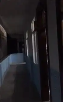 爆笑gif上身像个球,下身冻成狗为了体现不是冻的慌,走路还要抖三抖
