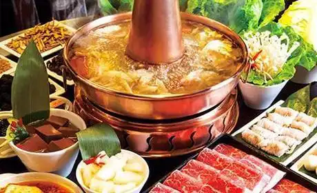 这才是老北京眼中,最正宗的铜火锅涮羊肉
