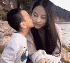 搞笑gif段子乞丐嫌一毛太少,不要
