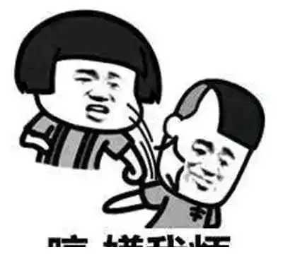 爆笑段子抄起勺子朝男朋友的脑袋敲了下去,差点就把他敲晕了
