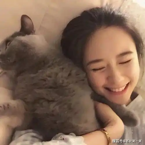 两个人有时差,一个人过四季
