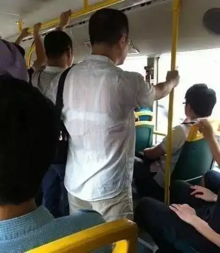 为什么有的新加坡女孩穿的那么少
