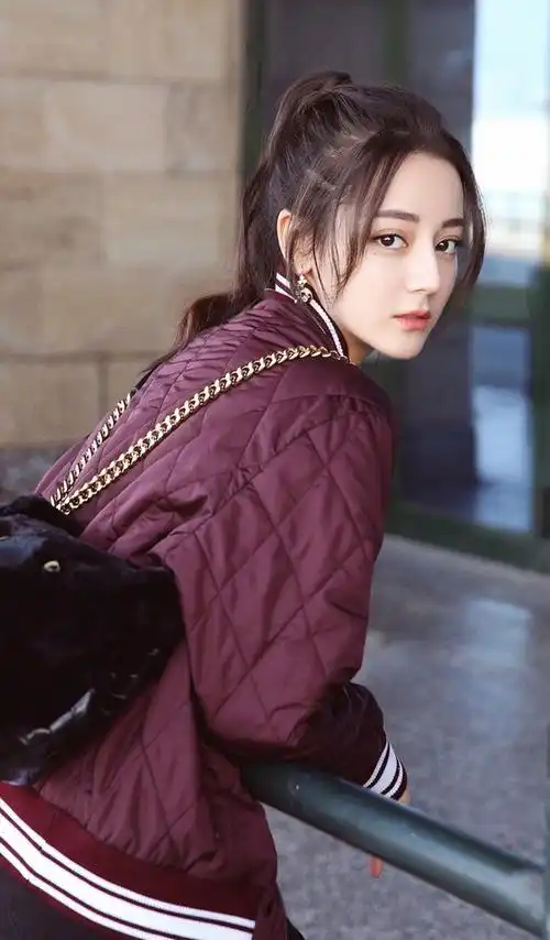 明星图集颜值和身材堪称完美的热巴