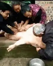 开心一刻女友找我妈借钱老妈,打我点钱吧,结果手残发成了
