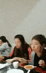 爆笑gif趣图大师,我们就打麻将,啥也不干,快来吧,三缺一
