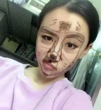 搞笑gif图不就一车水泥嘛,小意思啦,马上给你推过去
