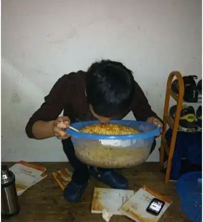 搞笑图片幽默段子笑话哈哈,好多个可爱的面包,不知味道如何
