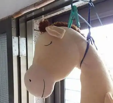 搞笑gif趣图这脚丫子很灵活,你能做到吗
