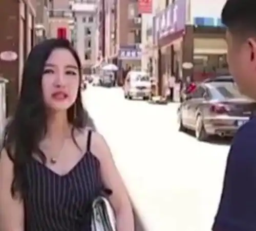 杭州郑女士火了,不戴口罩也很迷人,一夜之间还涨粉31万
