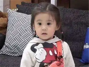 在波妞生日之后,贾静雯又晒和女儿亲密照片,睡姿搞怪笑坏网友
