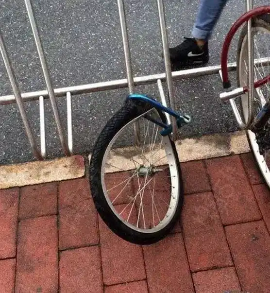 谁帮我鉴定下,这个人是男的女的
