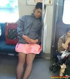 如何摆平傲娇的喵星人搞笑囧图化身萌萌哒的吃货

