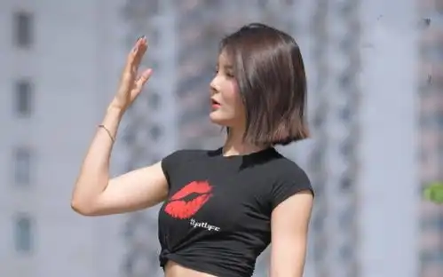 女子戴一玉蝉来鉴宝,称贴身佩戴10年,专家姑娘,不吉利
