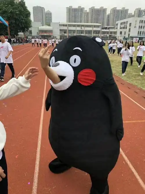 搞笑段子笑话gif趣图高考考完开始放假,哥几个约好去工地打工
