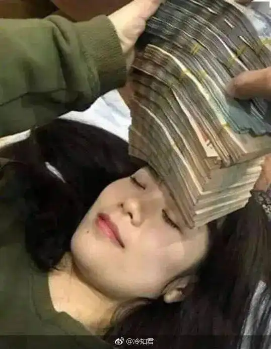 分享一个世界通用头痛疗法,药到病除搞笑囧图
