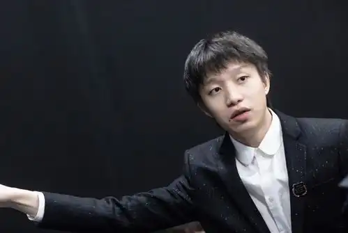 教练明凯直播首秀,爆料当教练还是挺好玩的,春季赛暂时没定目标
