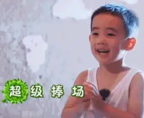 jasper带墨镜秒变嘻哈boy,大佬范儿十足撞脸山鸡哥
