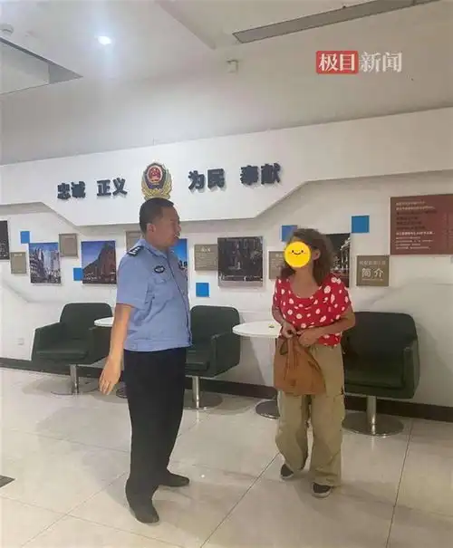美育江汉暖心事市民为感谢民警送来八个大西瓜,派出所长以个人名义将西瓜买下
