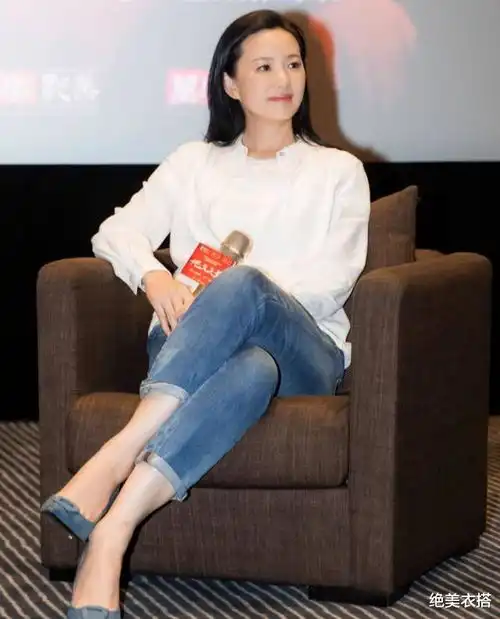 中年女性发福微胖怎么穿50岁咏梅的优雅遮肉穿搭,值得学
