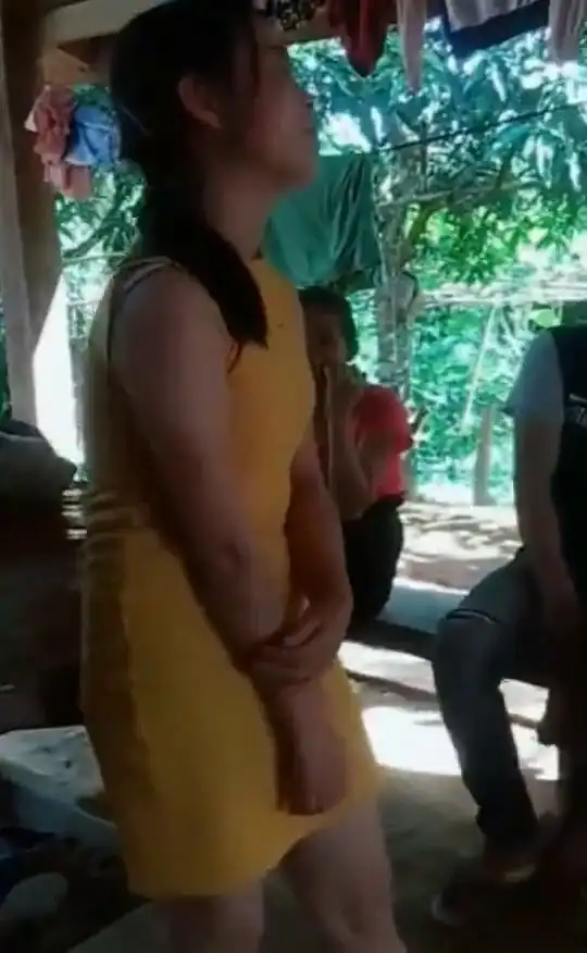 来老挝旅游,表弟太会撩妹,搞得服务员都脸红了
