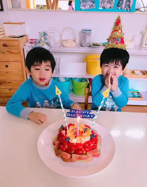 林志颖家老三见妈妈喝麦片,问自己能不能吃一口,结果整杯喝光光
