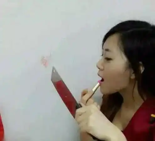 搞笑gif图路上偶遇前女友现状,原来你不坐我车是遇见了幸福
