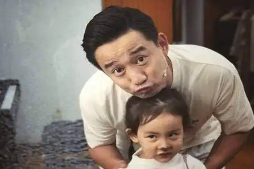 妈,你进屋换衣服吧,儿媳妇一句话,引出儿大避母
