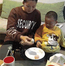 搞笑gif哥们,下次不敢让你送外卖,老是弄撒
