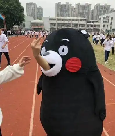 幽默搞笑段子集哈哈哈哈哈哈哈哈,为什么健身房内没人打架
