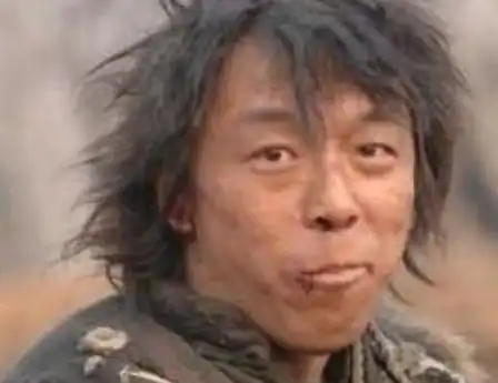 同是演乞丐,周星驰用手抓饭,刘德华睡大街,杨颖是来搞笑的
