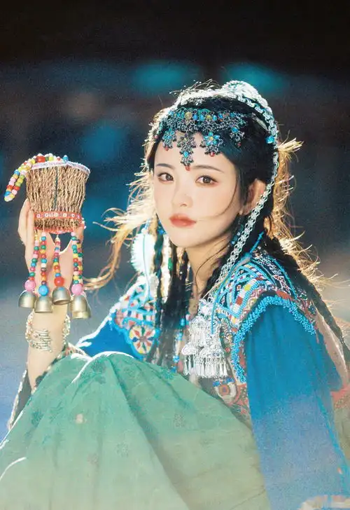 杨超越化身异域美少女,她的脸就像艺术品,谁看了都会心动
