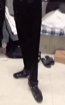 搞笑gif兄弟,你有没有被这丫头萌到