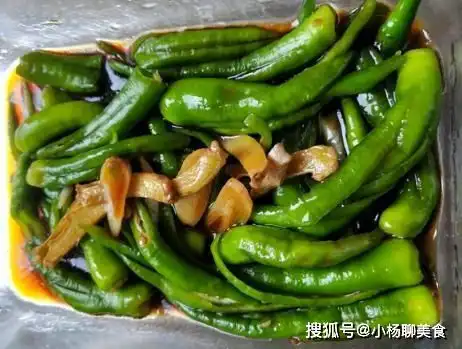 自从学会辣椒这做法,3天不吃家人就馋了,酸辣香浓吃着超过瘾
